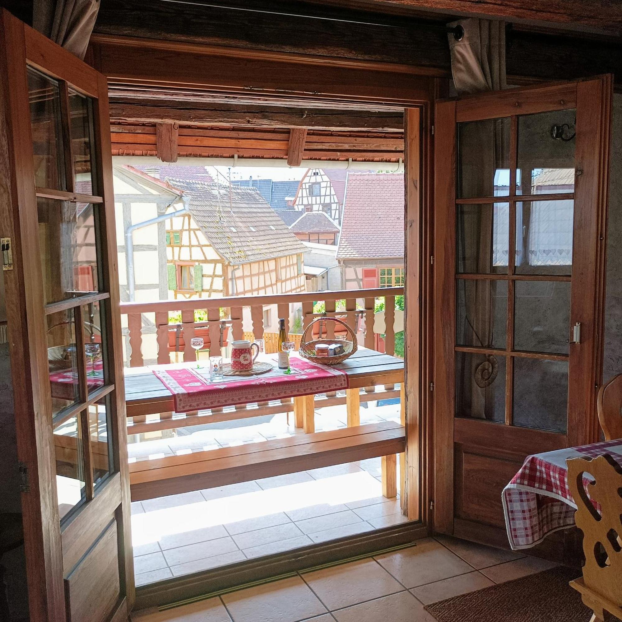 Un Balcon Sur Les Toits Apartment Beblenheim Exterior photo